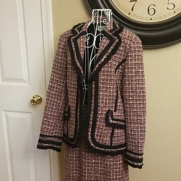 COMPLETELY CONFIDENT ❣️Lady's Image Delaware Tweed Suit, blazer and skirt - Picture 2 of 12